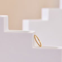 Manira 22KT Gold Band